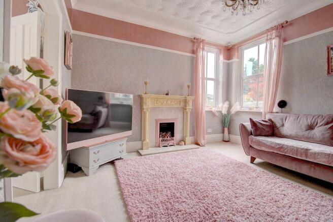 Lounge (alt view)