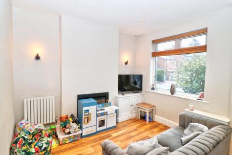 Dudley Road, Sale, M33