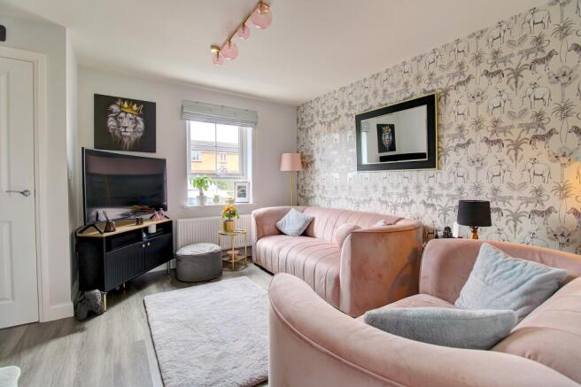 Lounge (alt view)