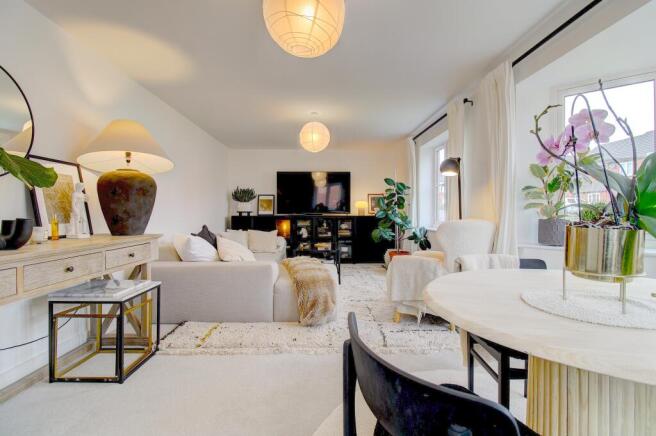 Lounge (straight)