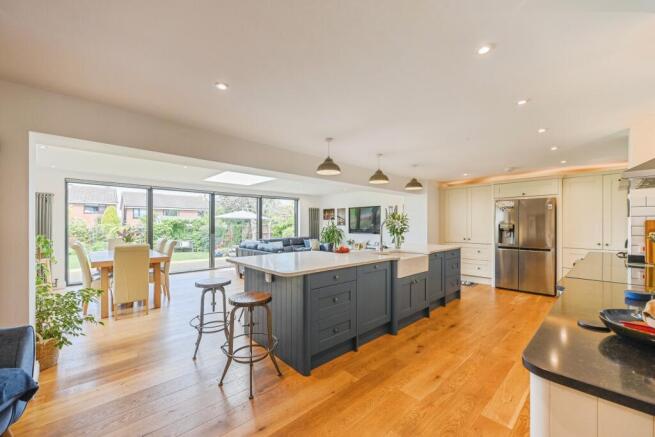 Open Plan Living 1of4