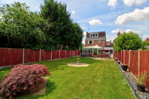 Chester Road North, Kidderminster, DY10