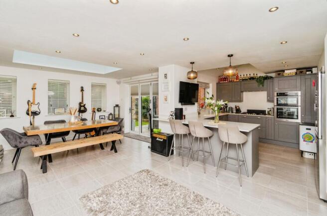 Kitchen/Dining Room