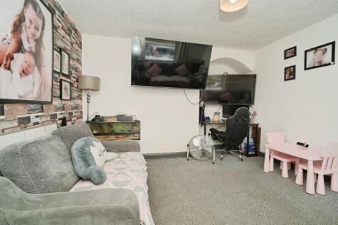 Baron Fold Crescent, Manchester, M38