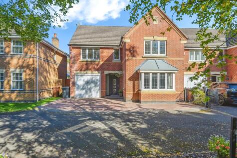 Curlew Drive, Brownhills, WS8