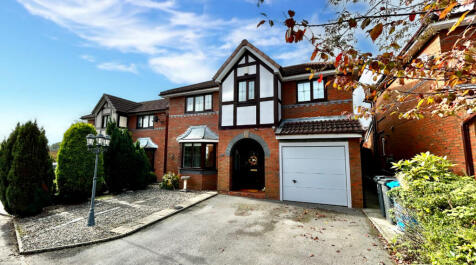 Saint Cuthberts Fold, Oldham, OL8