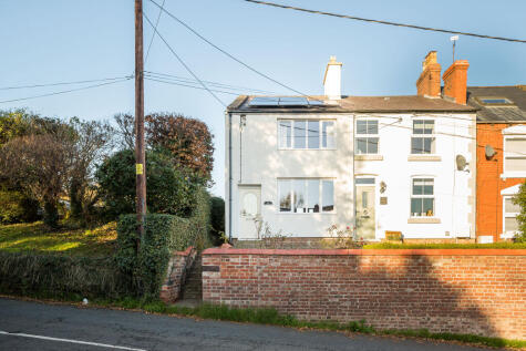 Village Road, Mold, CH7