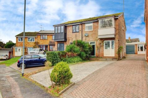 Pine View, Rugeley, WS15