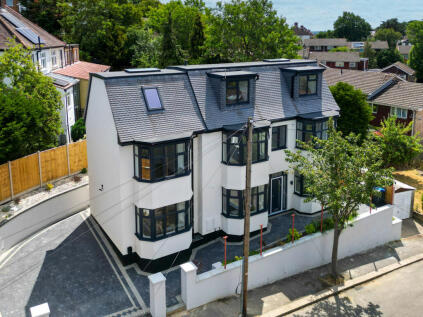 Kingslyn Crescent, London, SE19