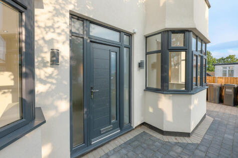 Kingslyn Crescent, London, SE19