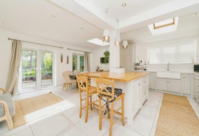 Luxury Kitchen/Dining Room