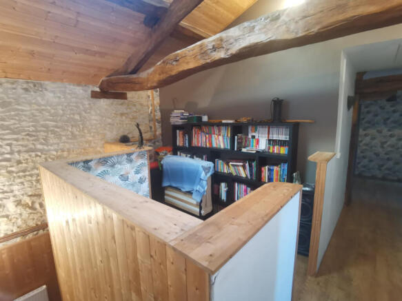 Photo 3