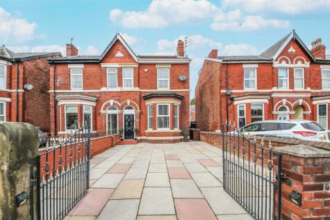 Southport - 5 bedroom semi-detached house for sale