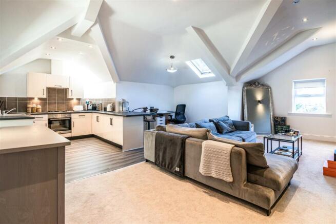 Lounge/Kitchen