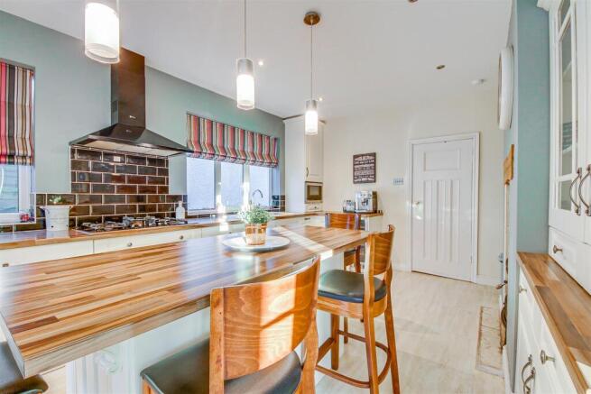 Dining/Kitchen