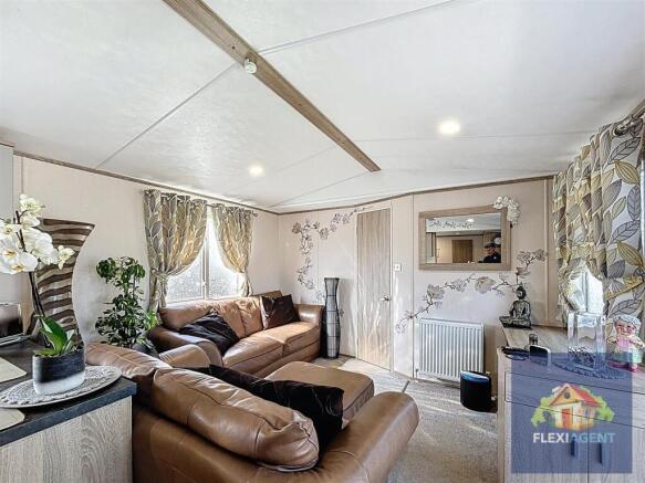 Kitchen/Living Area