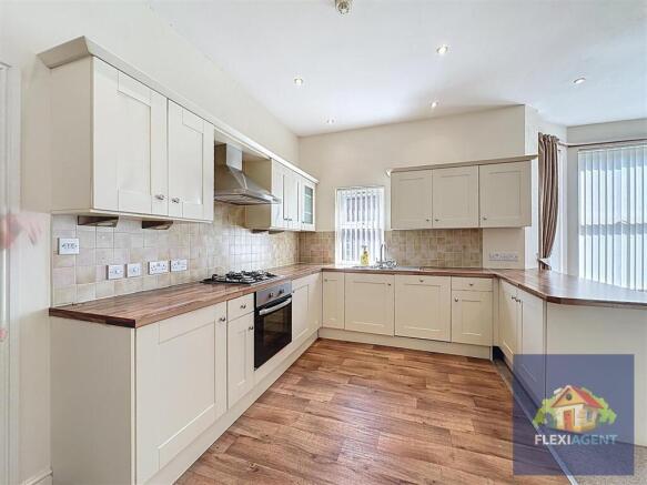 Kitchen/Living Area