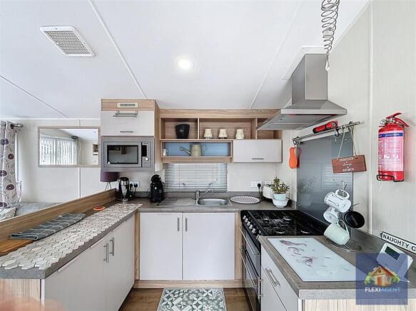 Kitchen/Lounge
