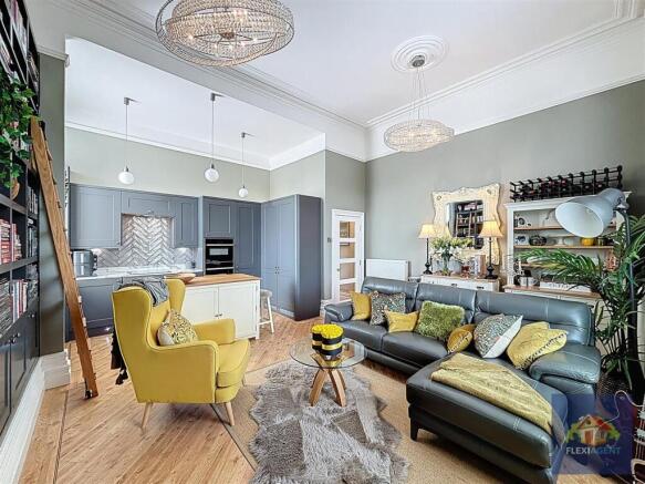 Kitchen/Lounge