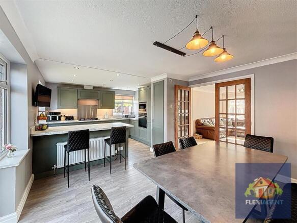 Kitchen/Dine