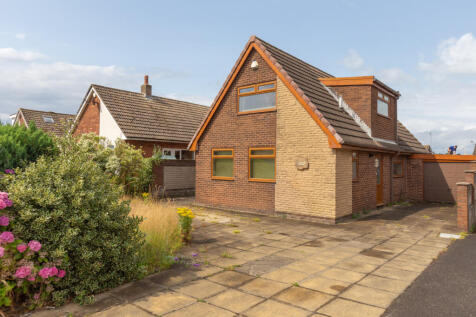 Broadway, Fleetwood, FY7