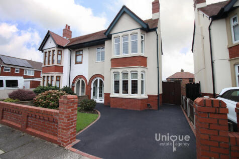 Leighton Avenue,  Fleetwood, FY7