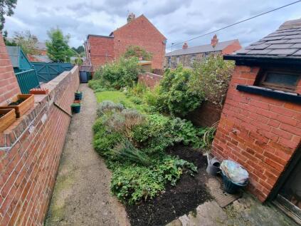 3 Bedroom Terraced House For Sale In Racecommon Road Barnsley S70 6lf S70