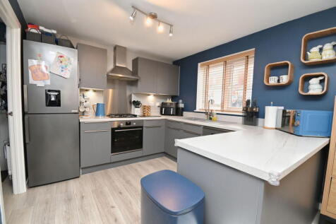 Kestrel Avenue, Barnsley, S75 1DF