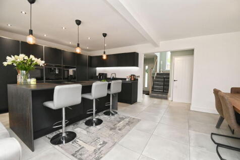 Kensington Road, Barnsley, S75 2SS