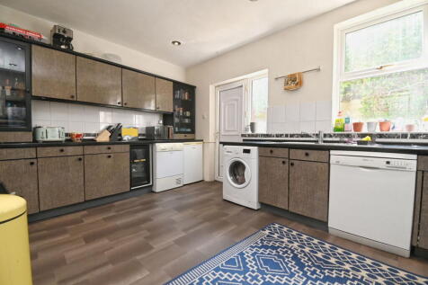 Gold Street, Barnsley, S70 1TT