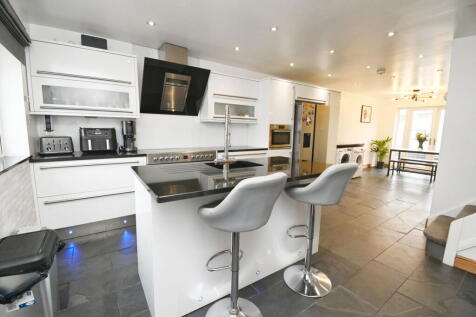 Granham Acre, Shafton, Barnsley, S72 8WE