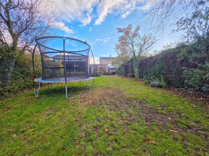 Wilthorpe Farm Road, Barnsley, S75 1ES