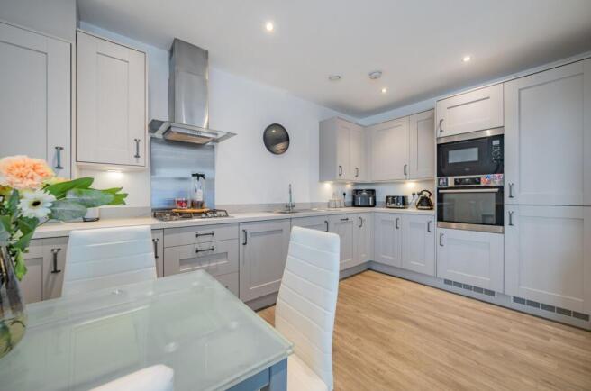 Kitchen / Dining Area