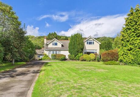 Wonderful detached residence within this popular semi rural location