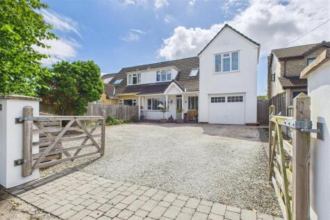 Prime location within Upper Clevedon