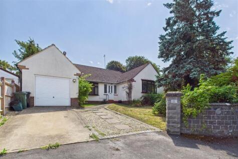 Upper Clevedon home with great potential