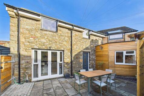 Fantastic detached house close to Clevedon Town Centre