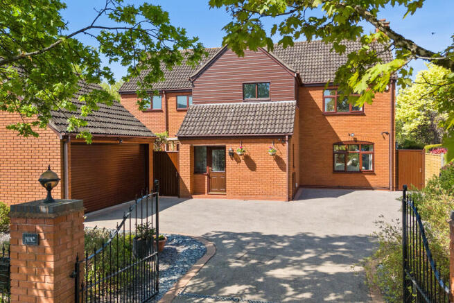 9 Whitefield Clos...