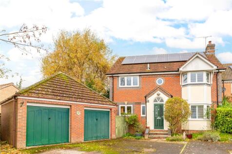 Walnut Close, Pewsey, Wiltshire, SN9