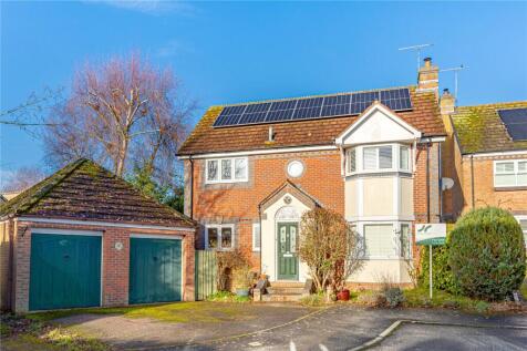 Walnut Close, Pewsey, Wiltshire, SN9