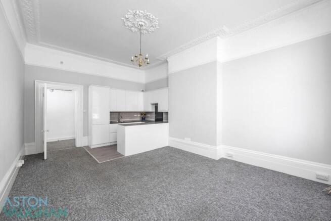 St Aubyns , Flat 1-011.JPG