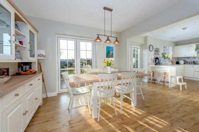 Dining room/kitchen