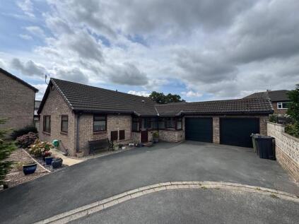 Woodward Court, Mirfield