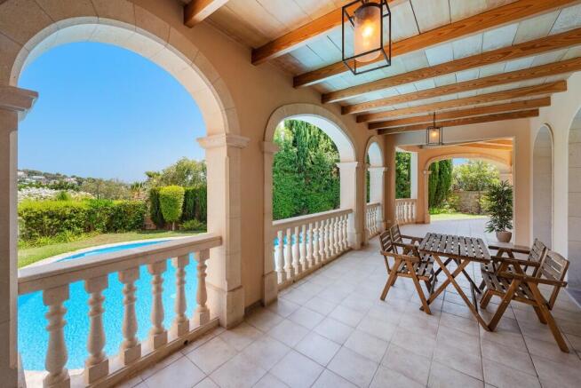Covered Terrace (2)