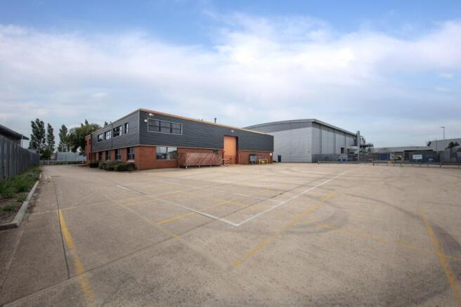 2024 Unit 706707 Stirling Road  STE  222128.jpg