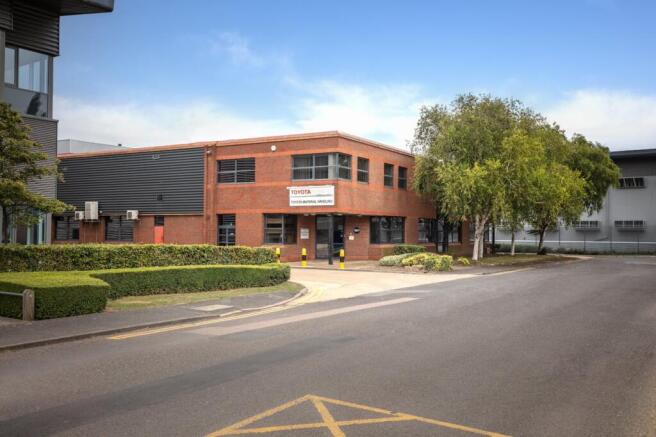 2024 Unit 706707 Stirling Road  STE  222104.jpg