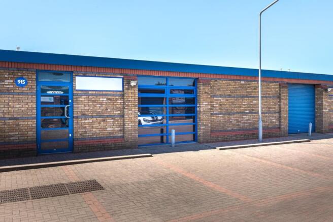 2020 915  Yeovil Road  STE9160.jpg