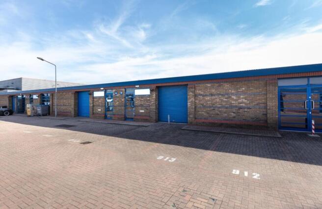 913 Yeovil Road 3.JPG