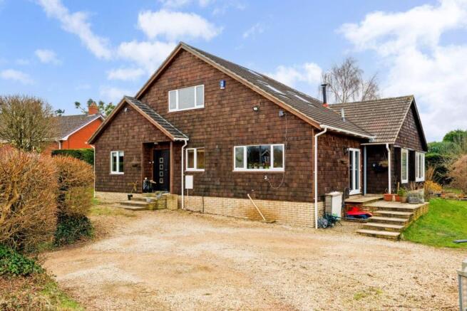 85586_Cedar-Lodge-Hurdcott-Lane-Winterbourne (3).j