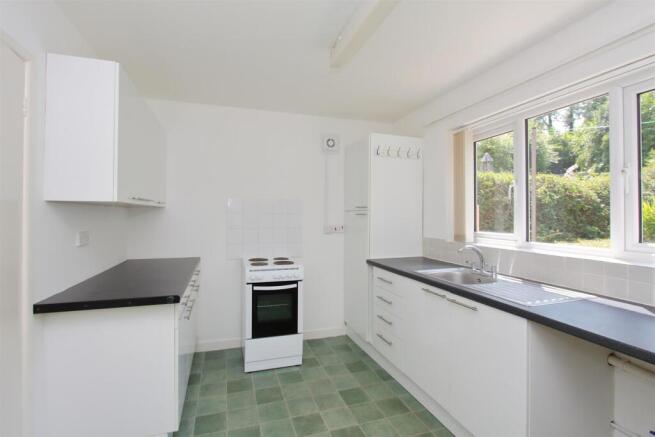 Flat 1 Church Road (5).JPG